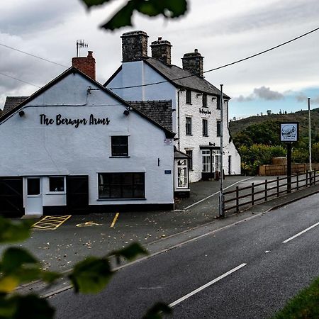 Hotel The Berwyn Arms à Corwen Extérieur photo